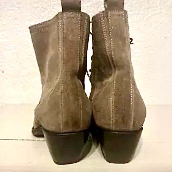 Frye Women's Sacha Ankle Boot Ash Brown Suede Lace Up unisex US 10W - Picture 5 of 9
